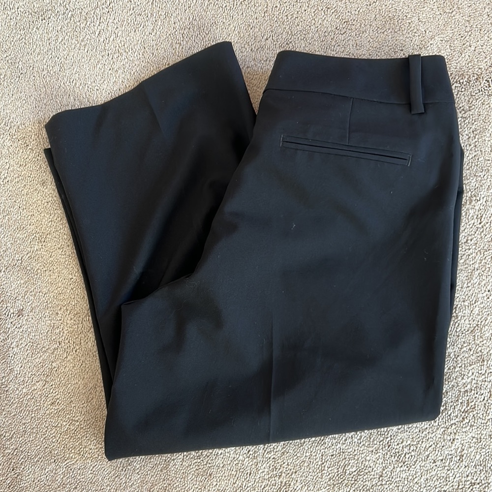 Worthington, modern fit, black Capri, size 16